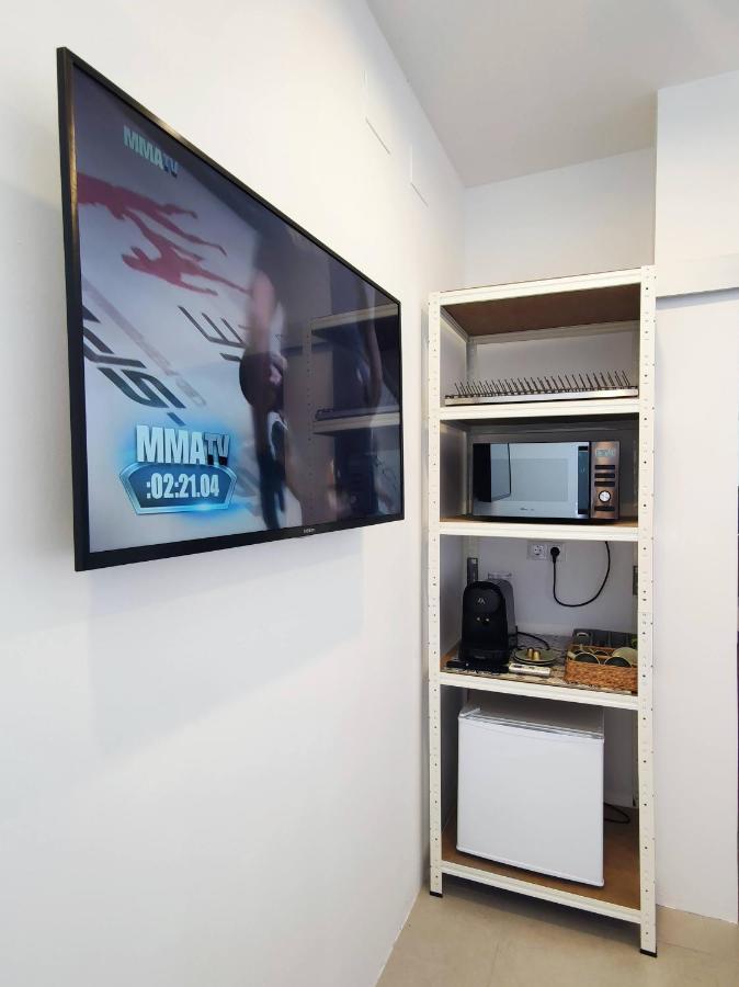 Room Near The Sea ماربيا المظهر الخارجي الصورة