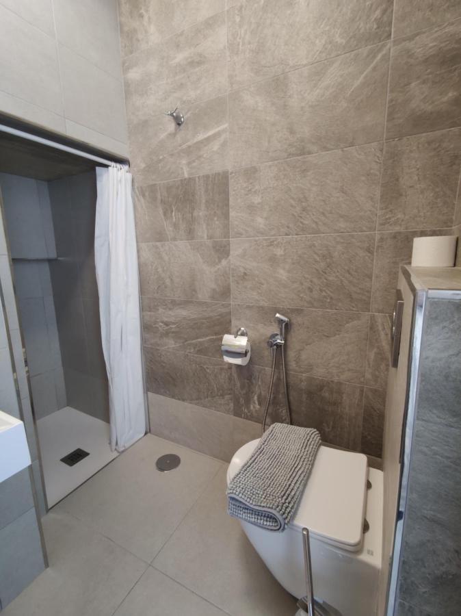 Room Near The Sea ماربيا المظهر الخارجي الصورة